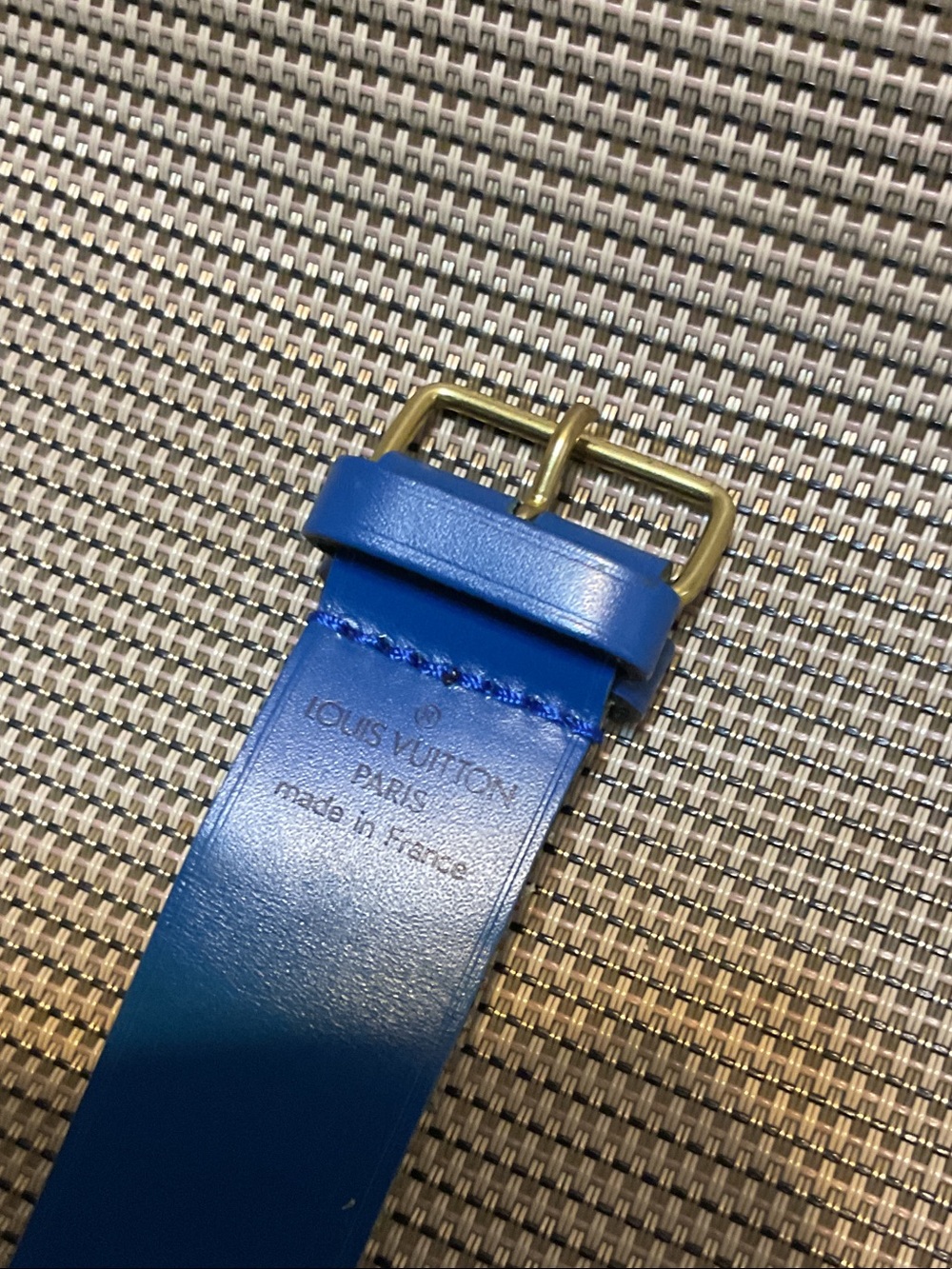 Louis Vuitton Blue Leather luggage strap with Gold-Tone Buckle - Picture 3 of 10